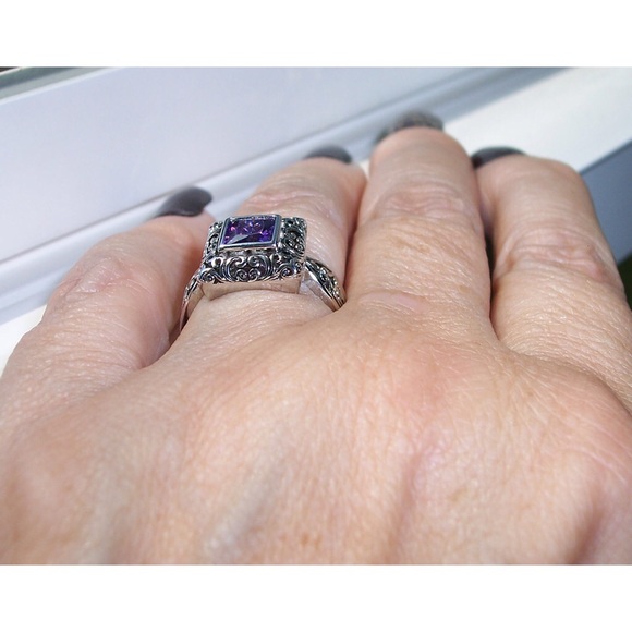 925 STERLING SILVER Ornate Simulated Amethyst Cubic Zironia Ring - Picture 5 of 16